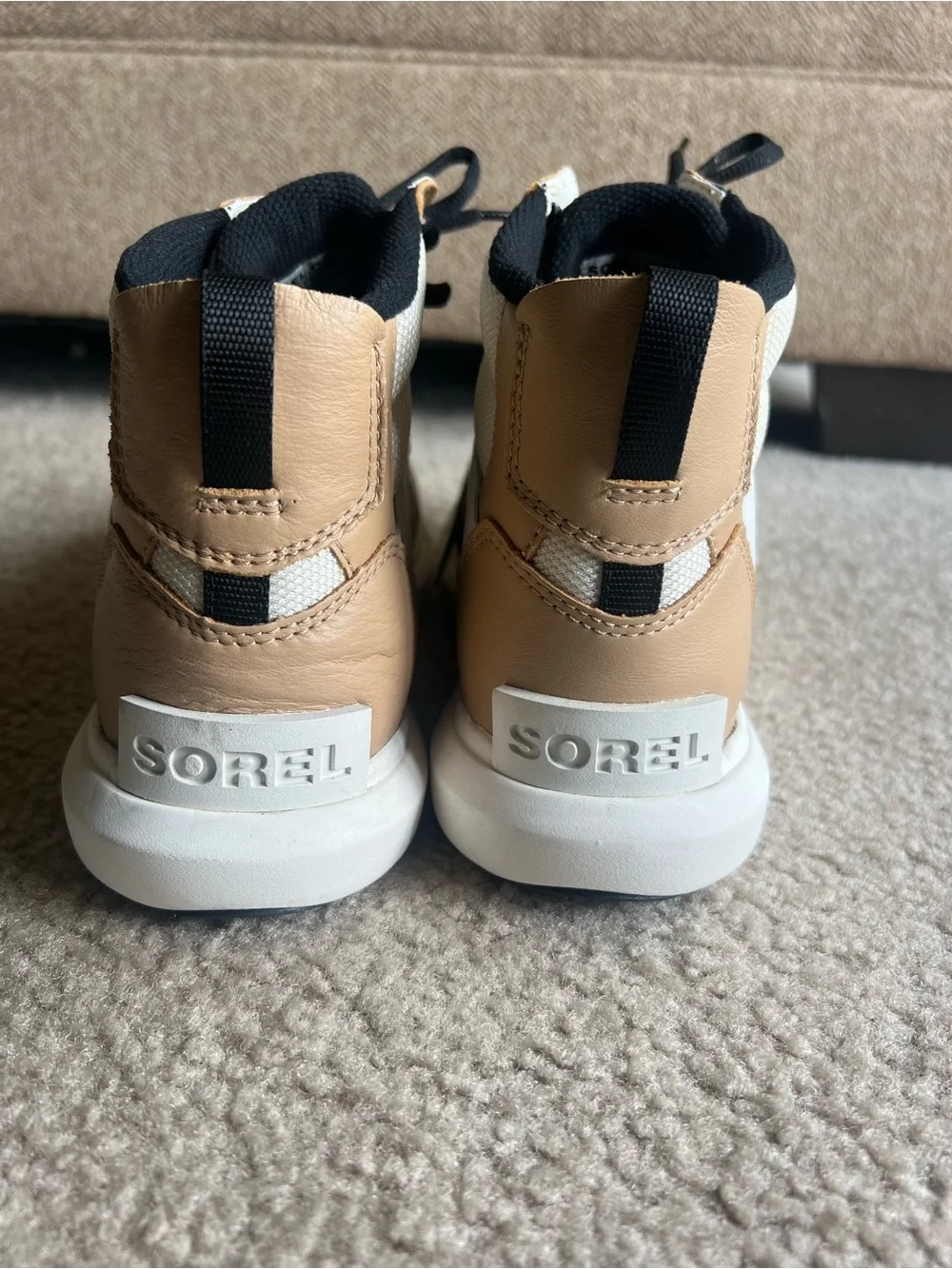 Sorel Explorer II - Sneaker Boots - Women’s Size 9 - New With Tags